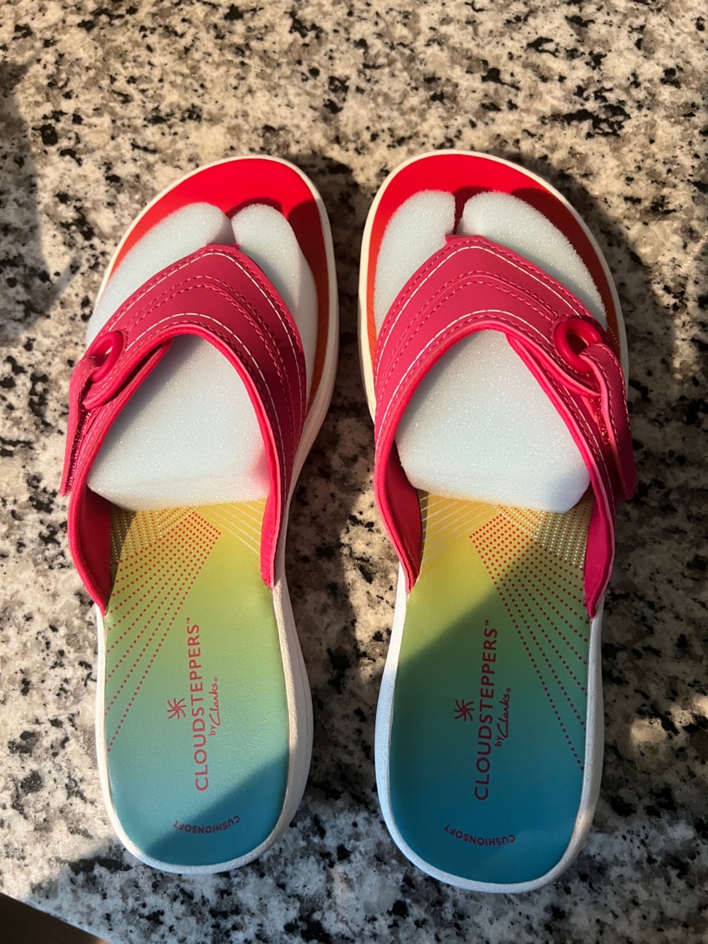 Clarks Cloudsteppers Flip Flops - Hot Pink with Orange Gradient Footbed (8) - Picture 3 of 4